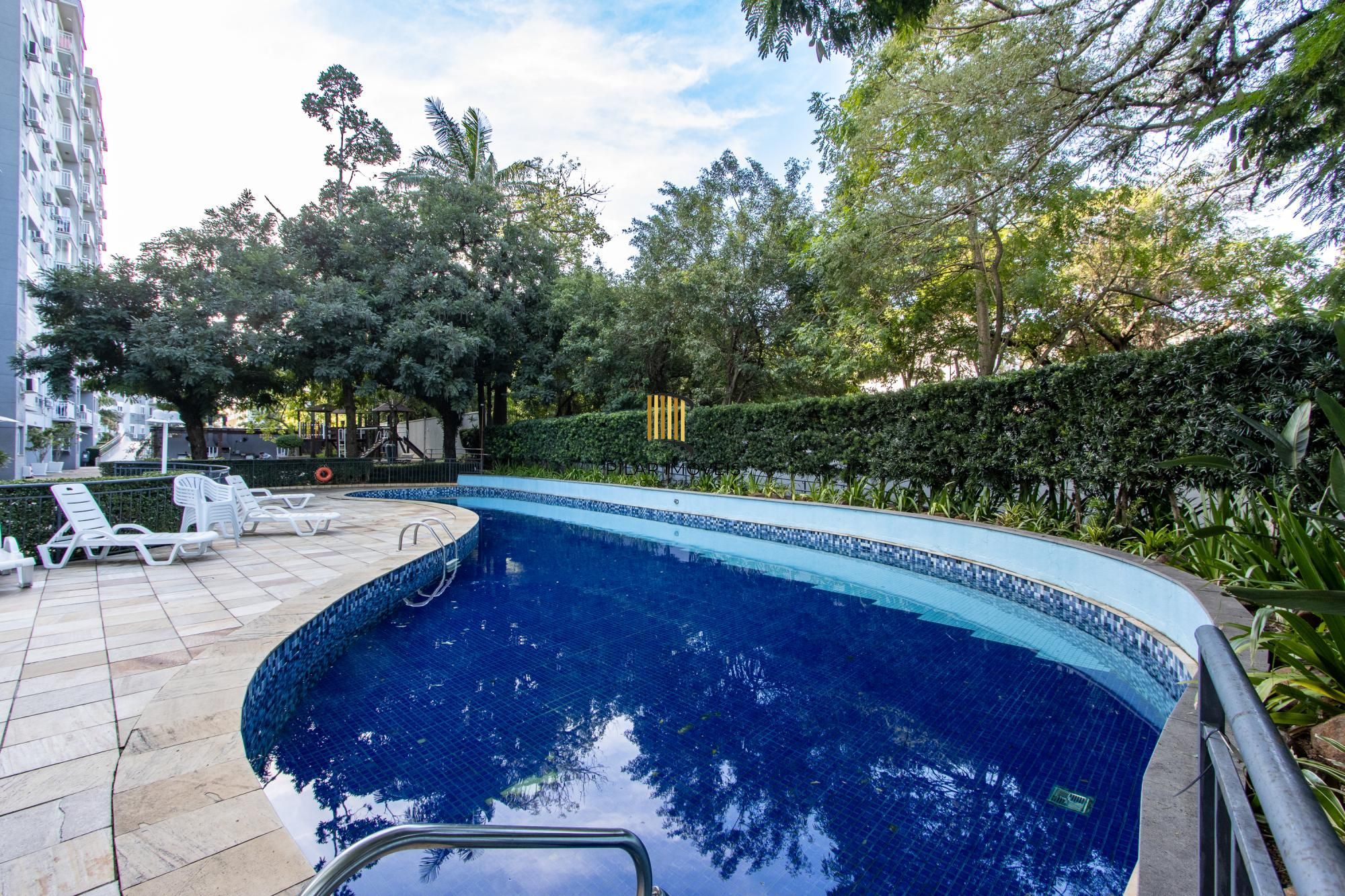 Apartamento no Bairro Cristal de 3 dormitórios,1 Suíte, Semi mobiliado com 1 vaga escriturada