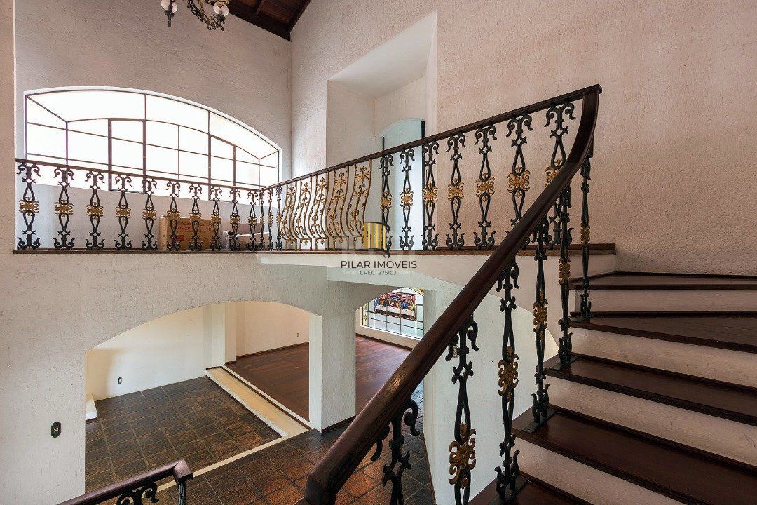 Casa para Venda - 430m², 4 dormitórios, sendo 1 suites, 5 vagas - Cristal