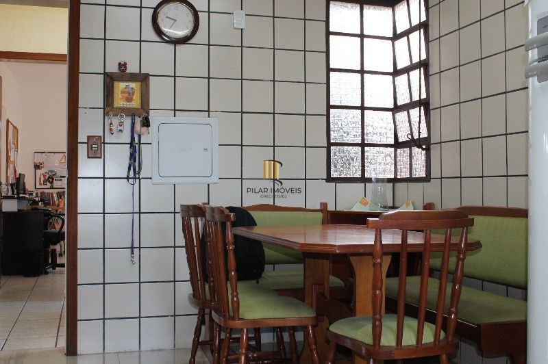 Casa para Venda - 255.68m², 4 dormitórios, sendo 1 suites, 2 vagas - Tristeza