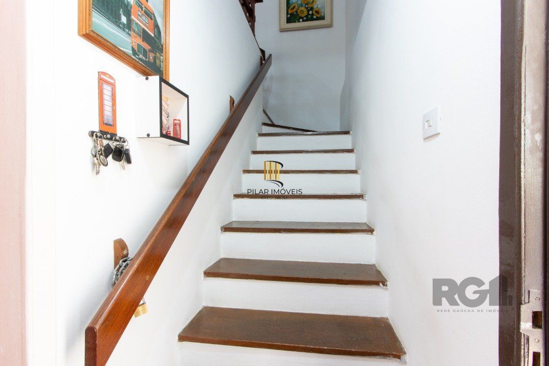 Casa 7 dormitórios no bairro Camaquã