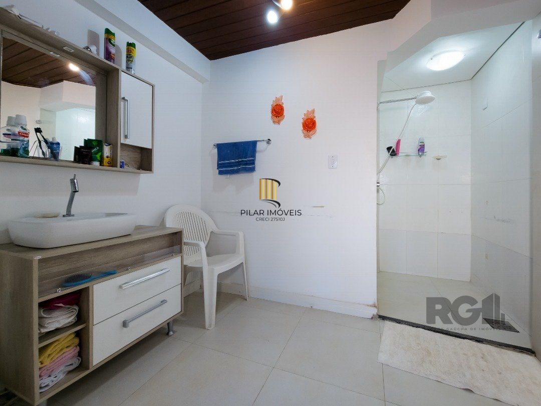Casa de Condomínio 3 dormitórios no bairro Cavalhada