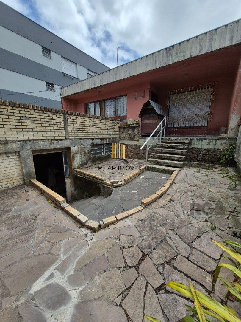 Casa 4 dormitórios no bairro Teresópolis