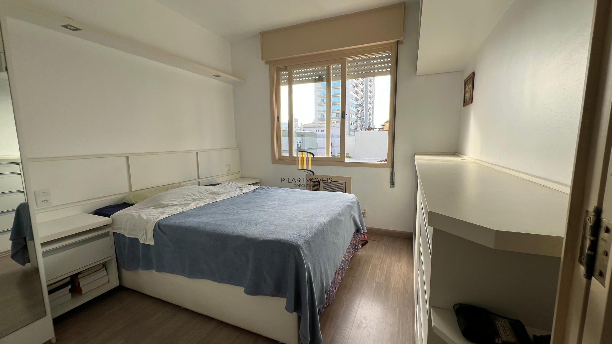 Cobertura no bairro Menino Deus com 01 dormitório sendo suíte