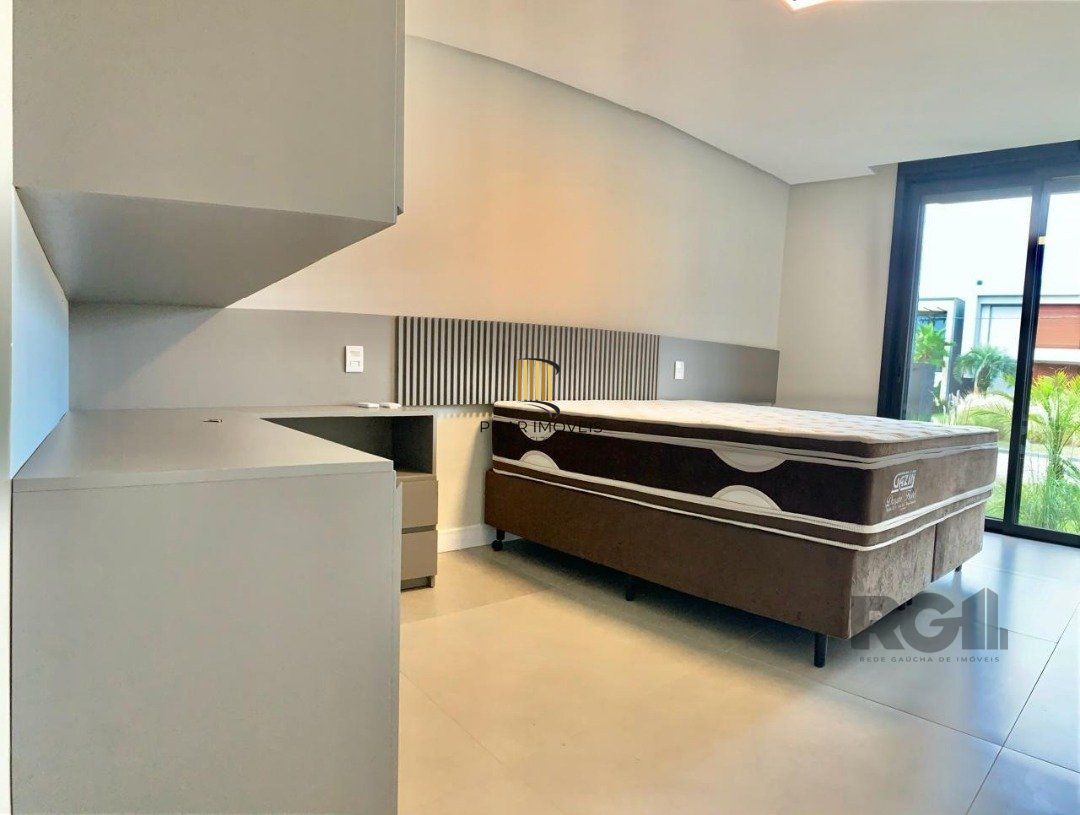 Casa de Condomínio 4 dormitórios no bairro Xangri-la