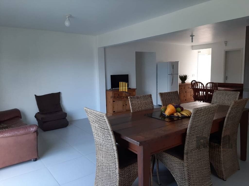 Casa 5 dormitórios no bairro Centro