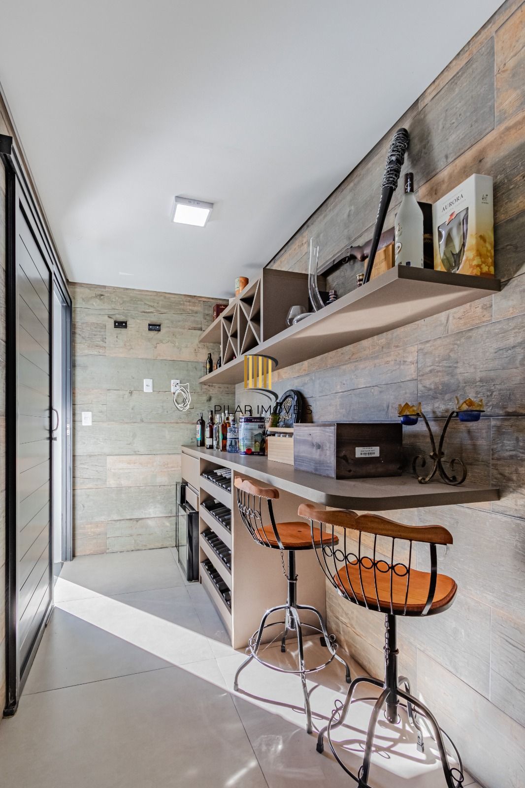 Casa de Condomínio 4 dormitórios no bairro São Vicente