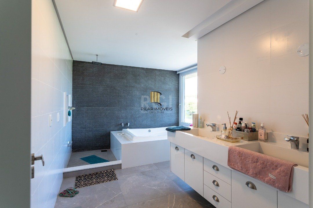 Casa Condominio para Venda - 380m², 3 dormitórios, sendo 3 suites, 6 vagas - Terra Ville