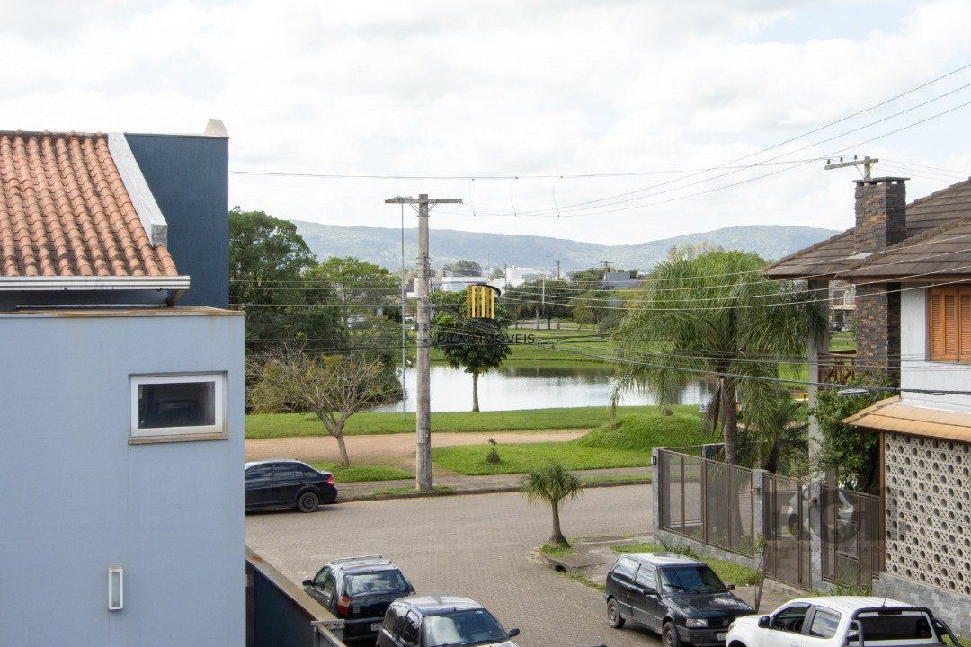 Casa 3 dormitórios no bairro Hípica