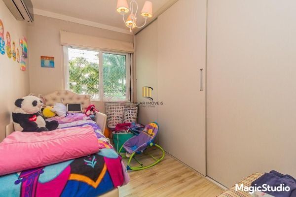 Vende apartamento no Bairro Passo da Areia - Porto Alegre