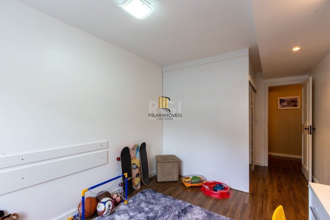 Casa de Condomínio 6 dormitórios no bairro Nonoai
