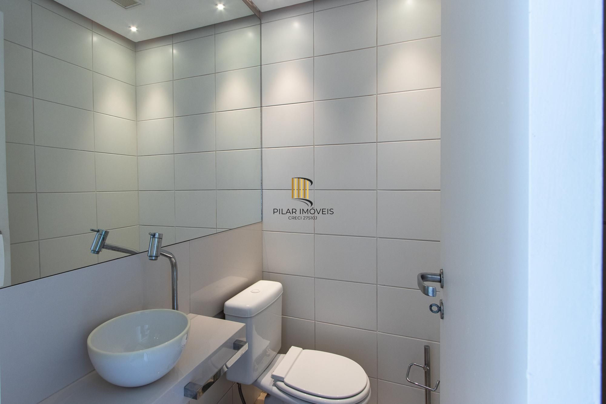 Excelente apartamento de 3 dormitórios, 1 suíte e 2 vagas de garagem.