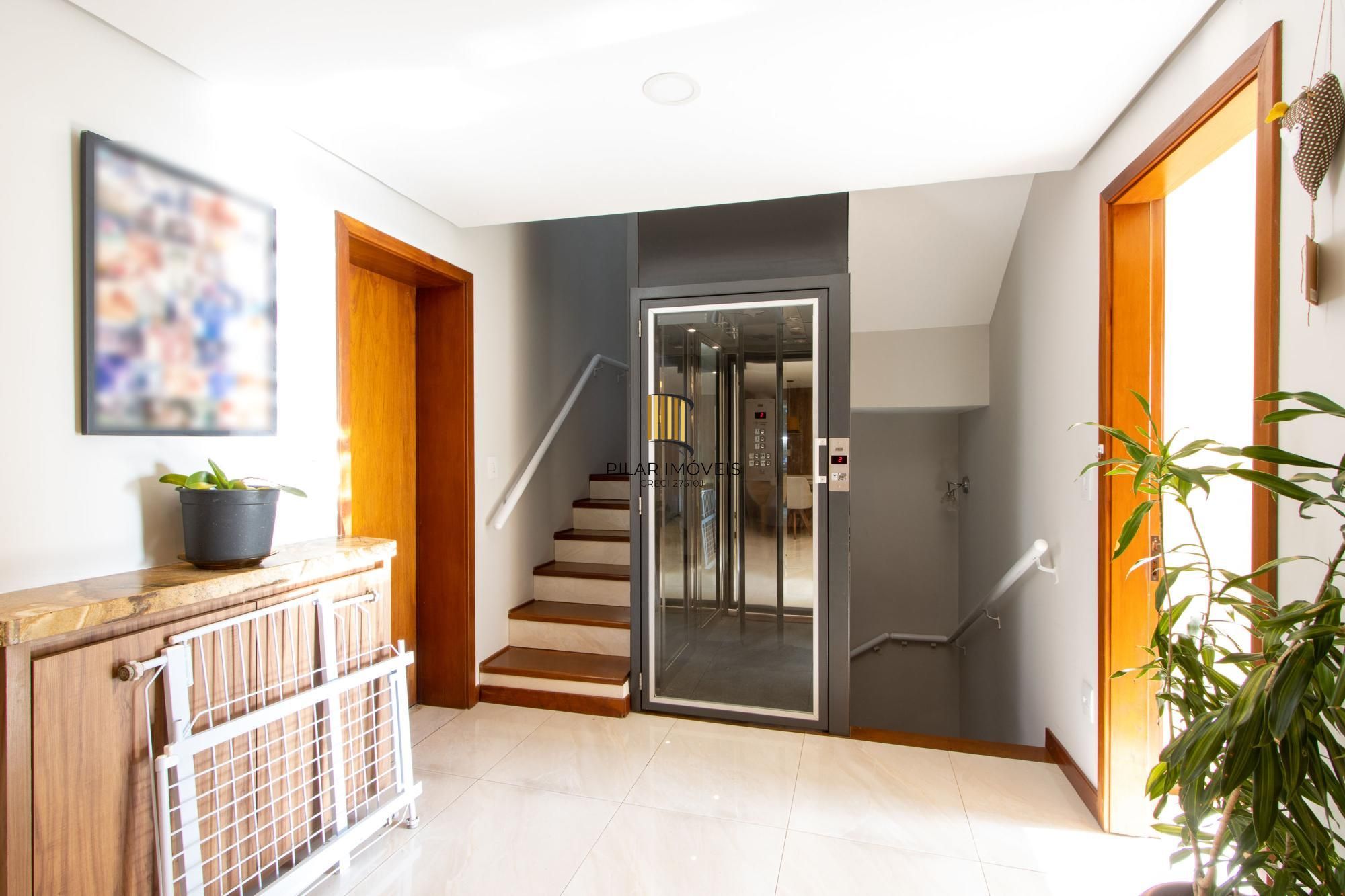 Casa 4 dormitórios com elevador