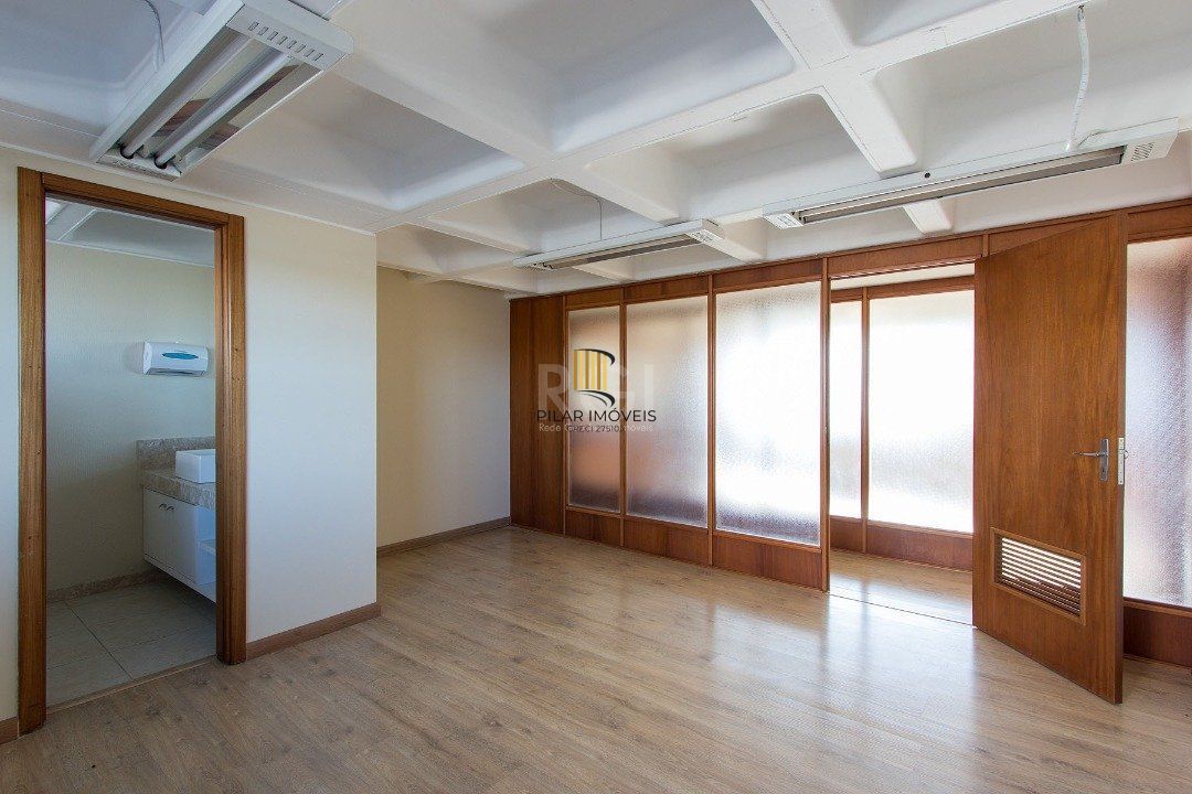 Cobertura Comercial para Venda - 225,39m², 0 dormitórios, 3 vagas - Bela Vista