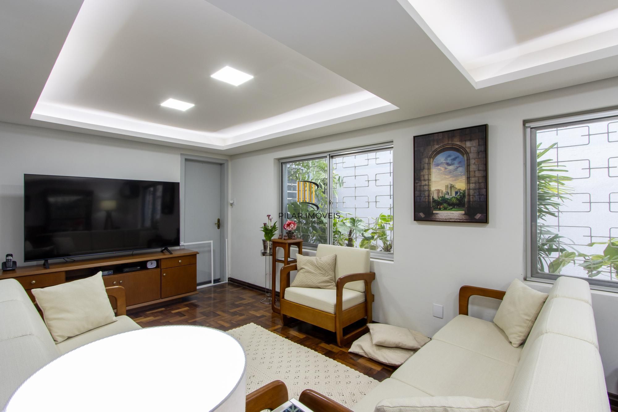 Casa TODA Reformada à Venda  – Mobiliada