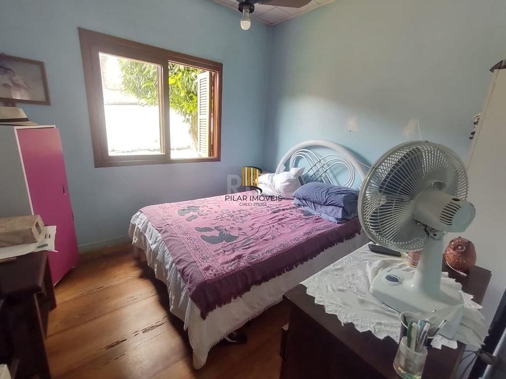 Casa para Venda - 265.1m², 3 dormitórios, 4 vagas - Guarujá