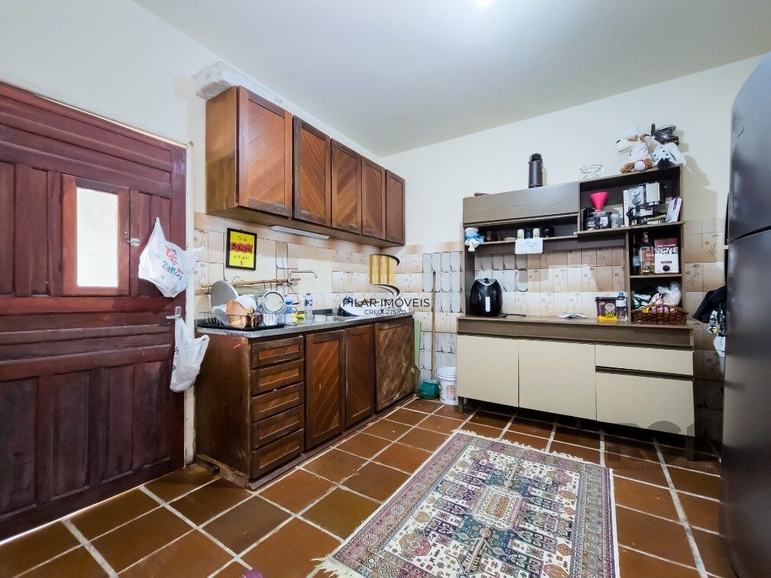 Casa para Venda - 210m², 3 dormitórios, sendo 1 suites, 2 vagas - Tristeza
