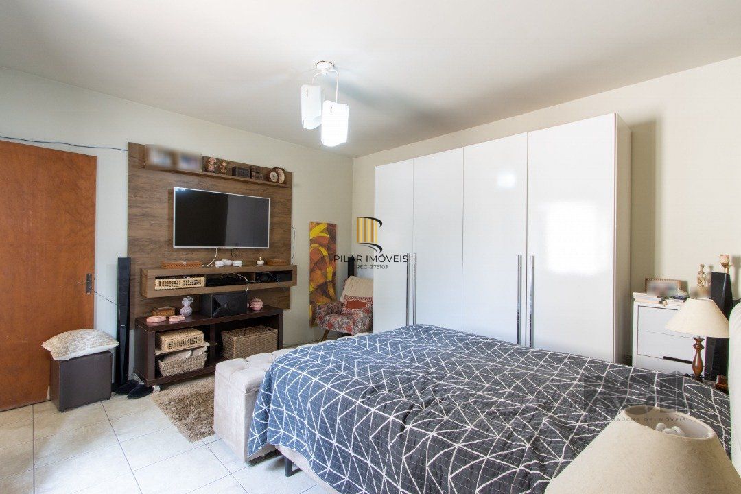 Casa 6 dormitórios no bairro Tristeza