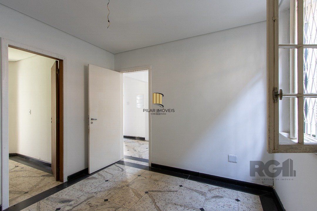 Casa 3 dormitórios no bairro Floresta