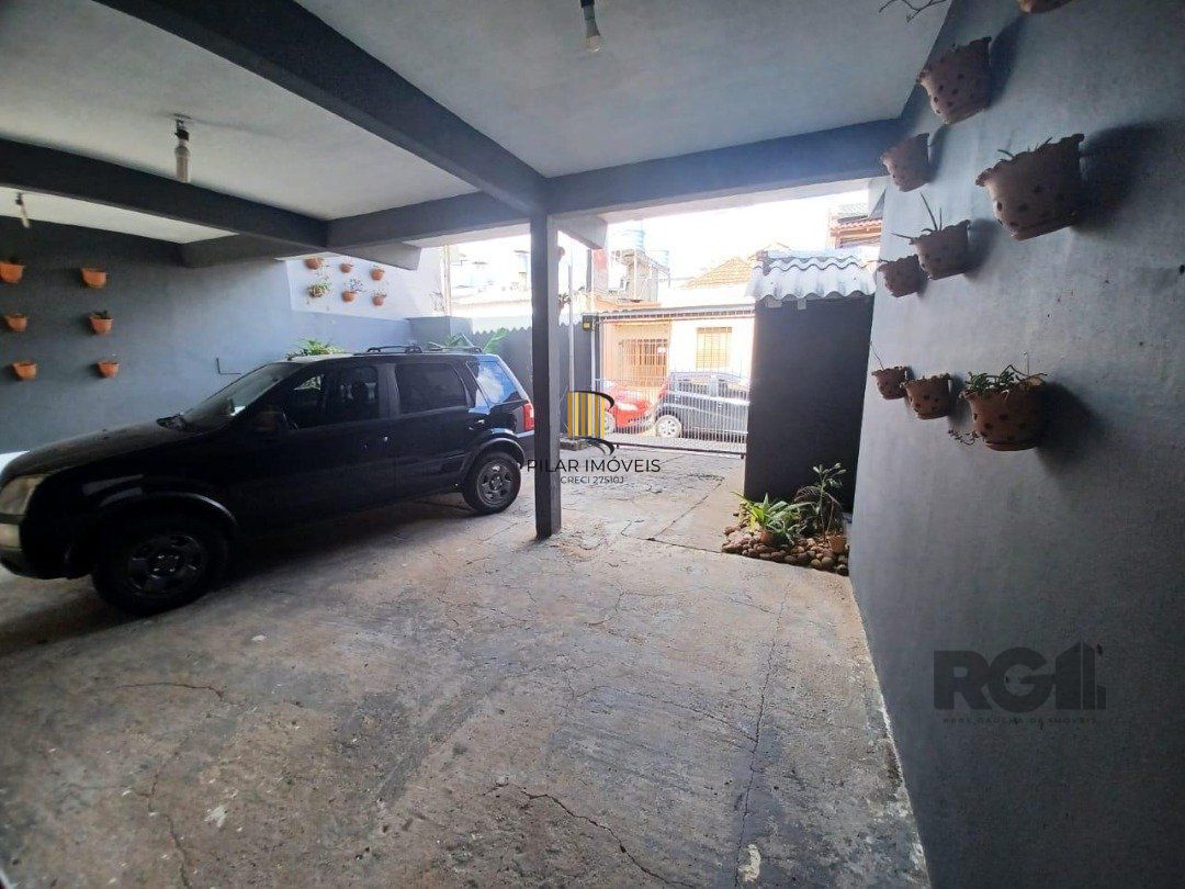 Casa 4 dormitórios no bairro Navegantes