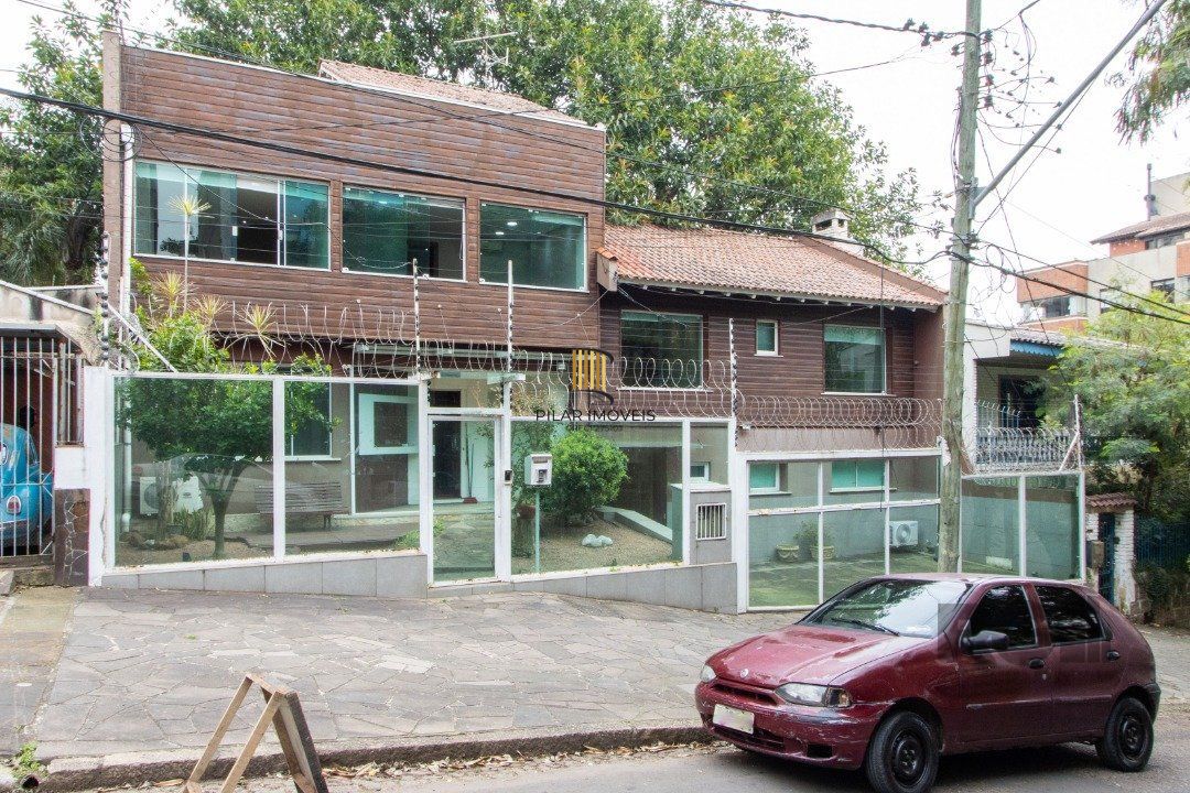 Excelente casa comercial com aproximadamente 300m² de área construída