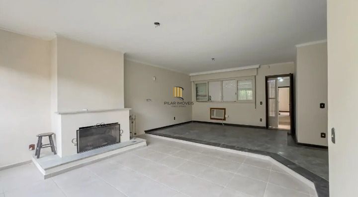 Casa de 3 dormitórios, 1 suíte e 3 vagas de garagem, bairro Ipanema.