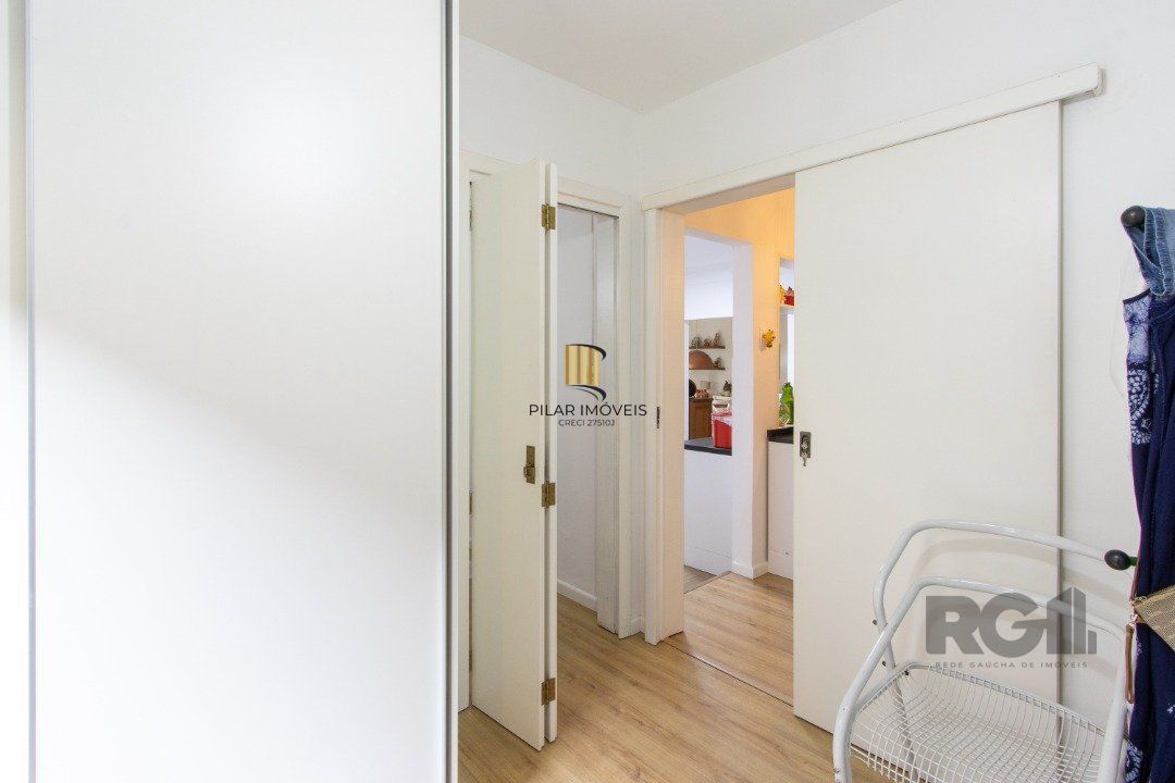 Casa térrea, 3 quartos, edícula, com 2 suites, pátio - Bairro Guarujá