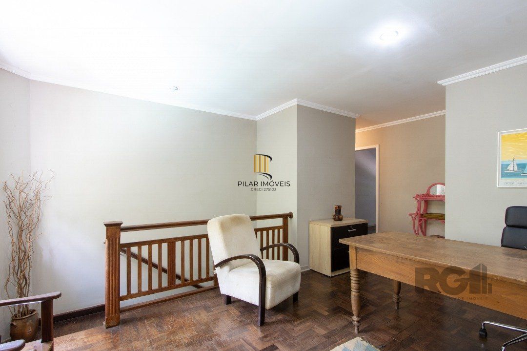 Casa 7 dormitórios no bairro Pedra Redonda