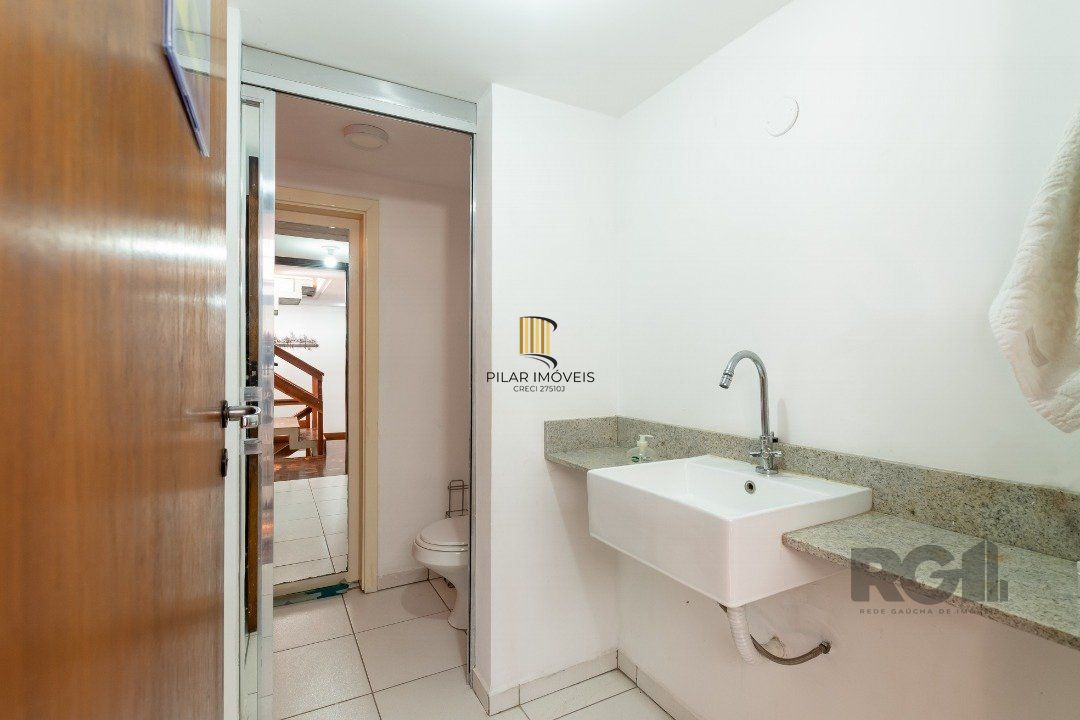 Casa 4 dormitórios no bairro Vila Assunção