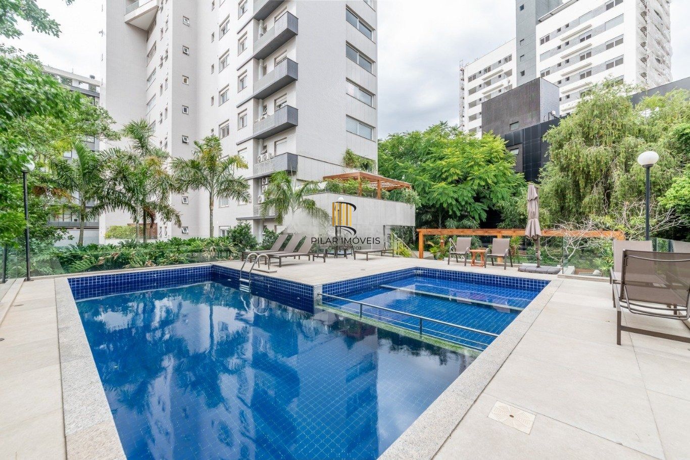 Apartamento Garden com 132m² e 3 dormitórios, 1 suíte, 3 vagas