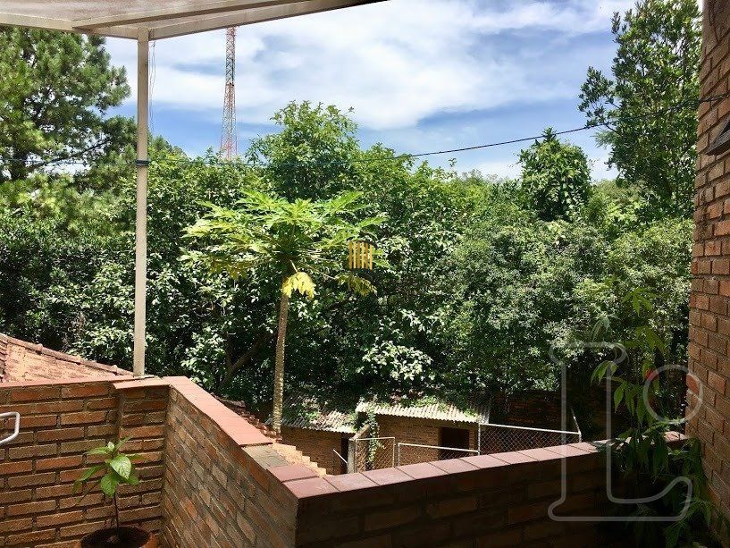 Casa para Venda - 570m², 3 dormitórios, sendo 1 suites, 2 vagas - Hípica