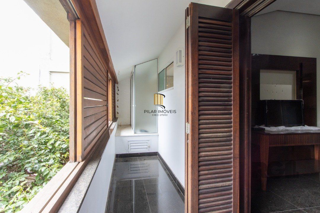 Casa 4 dormitórios no bairro Cristal