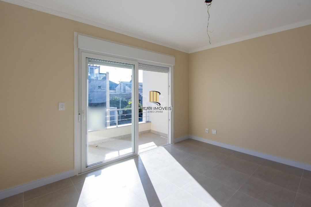 Casa 3 dormitórios no bairro Hípica