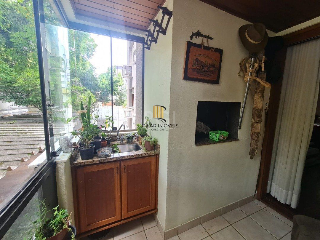Apartamento 3 dormitórios no bairro Menino Deus