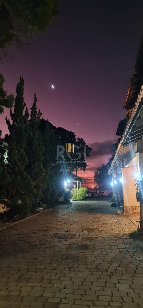 Casa de Condomínio 4 dormitórios no bairro Vila Conceição