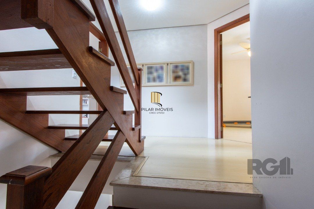 Casa 4 dormitórios no bairro Hípica