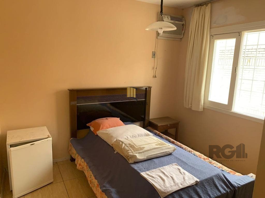Casa com 6 dormitórios em Atlântida