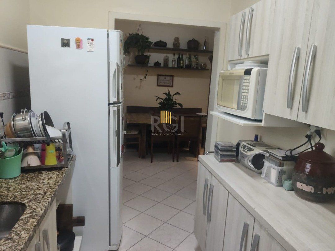 Casa para Venda - 205m², 3 dormitórios, sendo 1 suites, 2 vagas - Santo Antonio