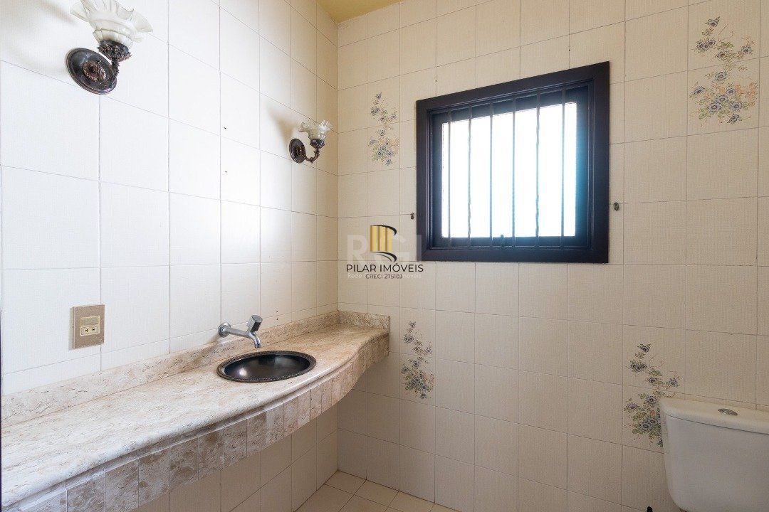 Casa para Venda - 500m², 4 dormitórios, sendo 1 suites, 4 vagas - Vila Conceição