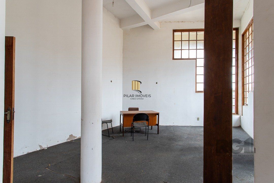 Prédio Comercial no bairro Pedra Redonda