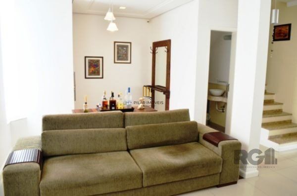 Casa para Venda - 140m², 3 dormitórios, sendo 1 suites, 1 vaga - Hípica