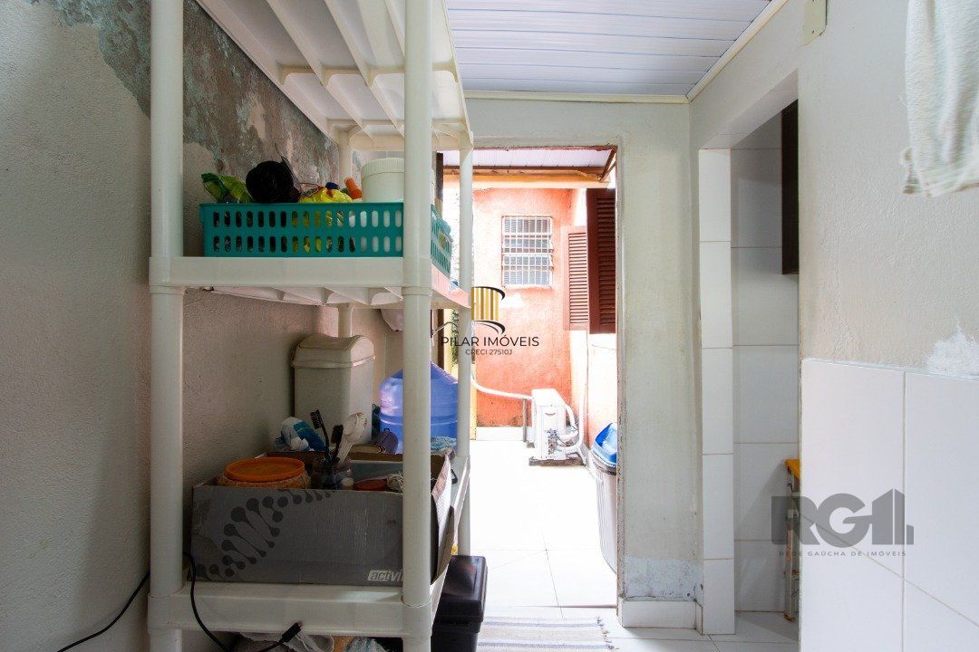 Casa 2 dormitórios no bairro Camaquã