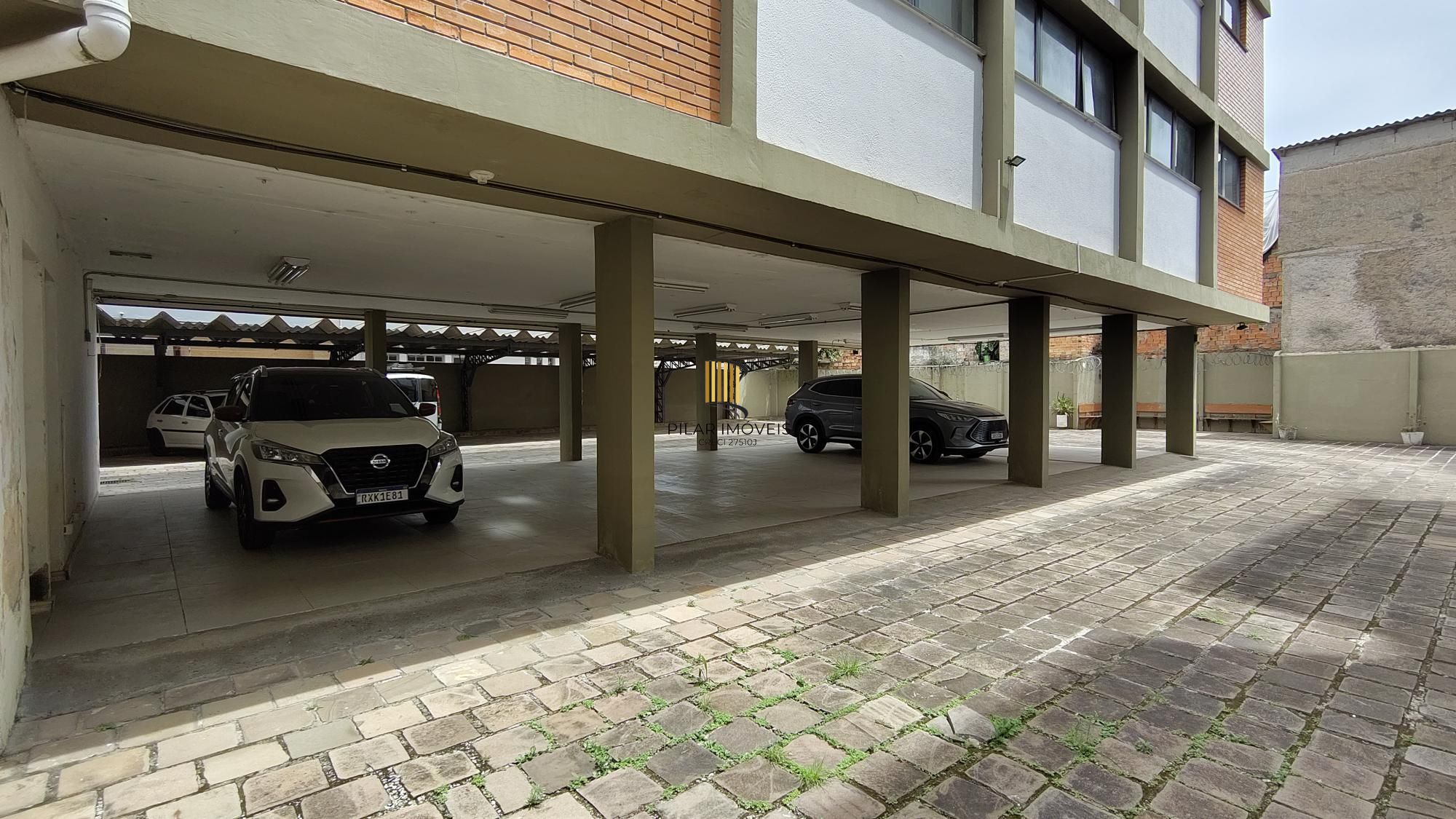 Prédio Comercial no bairro Menino Deus.