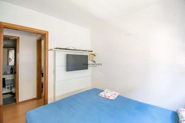 Apartamento com 2 dormitórios (reversível para 3) e 1 vaga escriturada  à venda no coração de Ipanema