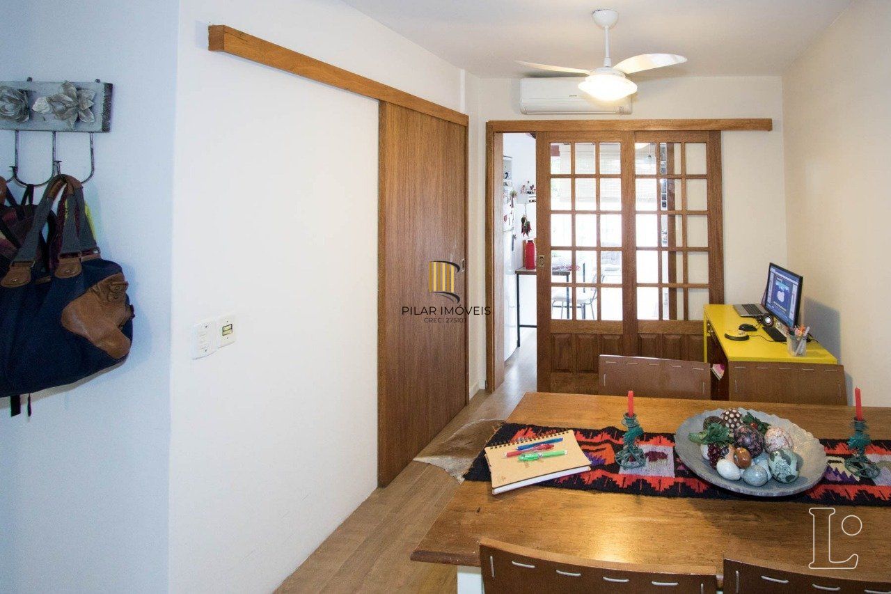 Casa de Condomínio 4 dormitórios no bairro Cavalhada
