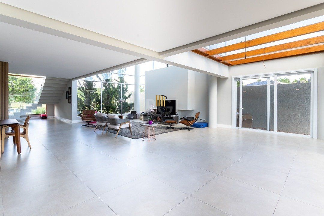 Casa Condominio para Venda - 380m², 3 dormitórios, sendo 3 suites, 6 vagas - Terra Ville
