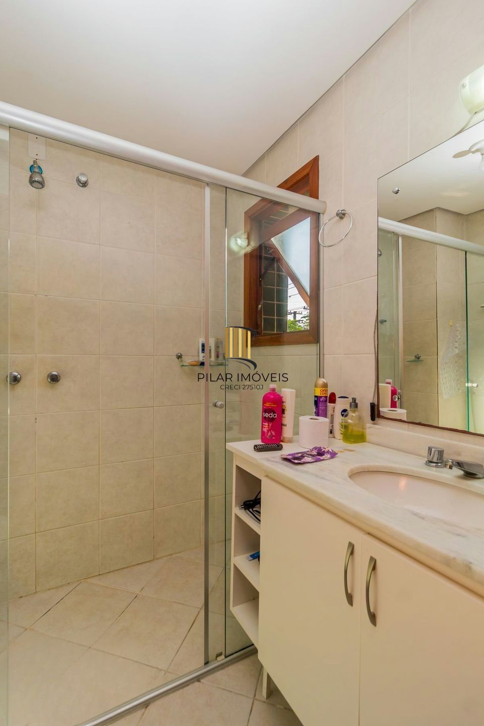 Apartamento de 2 dormitórios e 2 vagas no bairro Petropolis