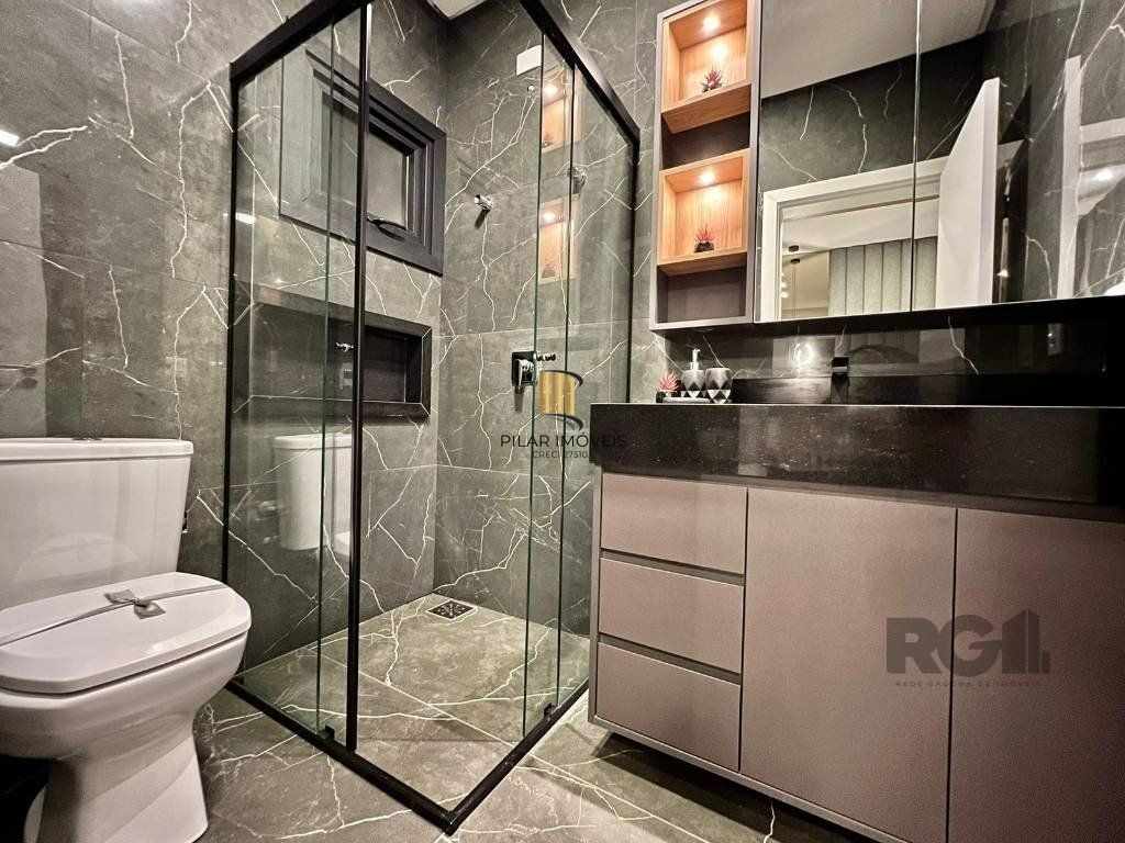Casa térrea no Condomínio Velas da Marina com 4 suítes, piscina e 243m² privativos