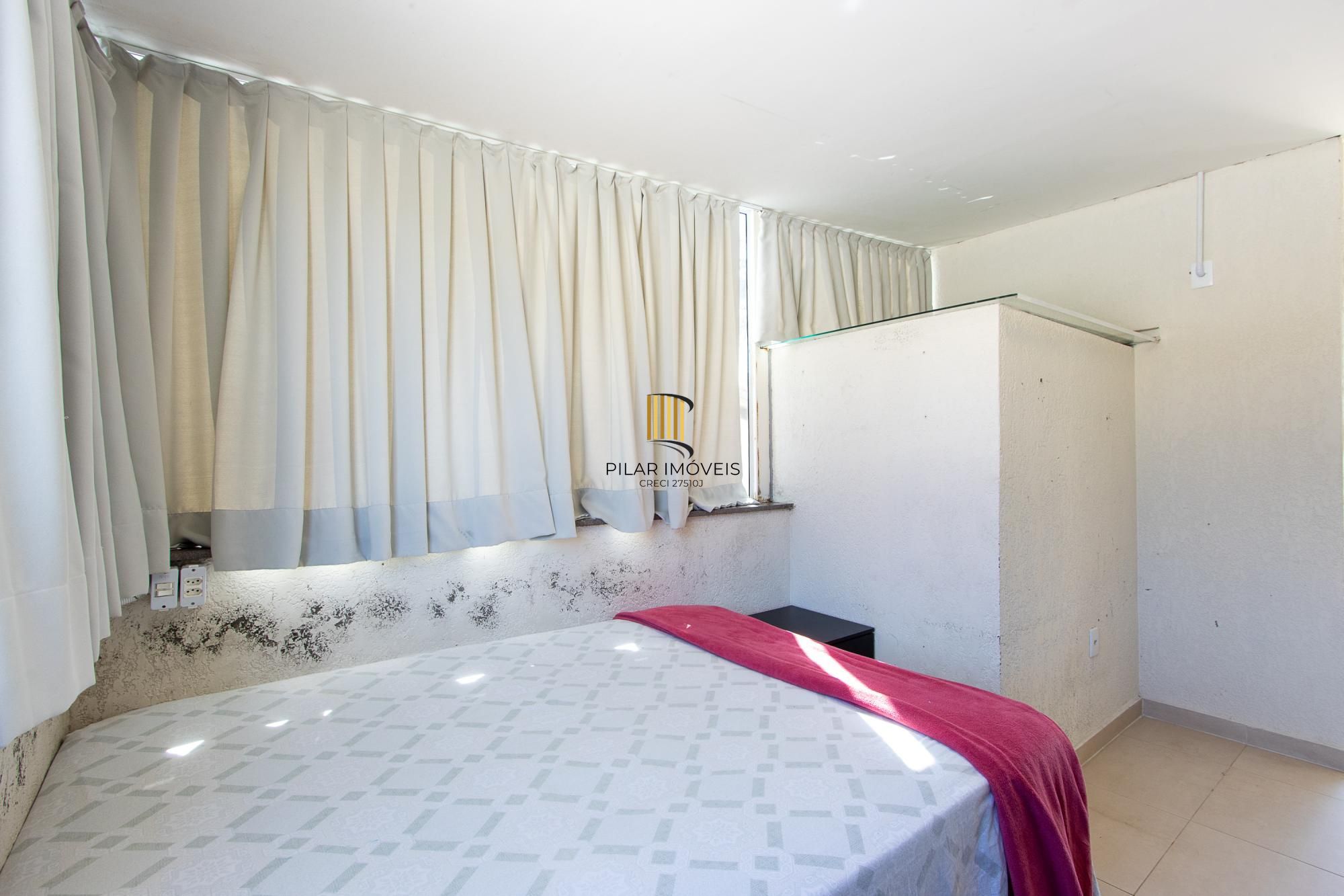 Ótima casa com 3dormitórios 1 suite no bairro Tristeza