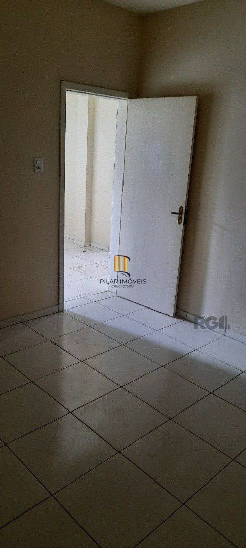 Oportunidade Imperdível: Prédio com 4 Apartamentos, Pátio e 2 Vagas de Garagem