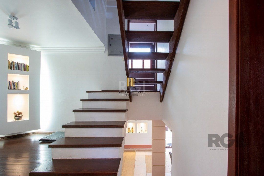 Casa Condominio para Venda - 170m², 3 dormitórios, sendo 1 suites, 2 vagas - Cavalhada